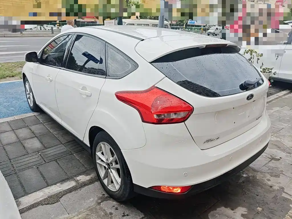 Focus 2015 hatchback 1.6L automatic fashion model купить на сайте DeffCars