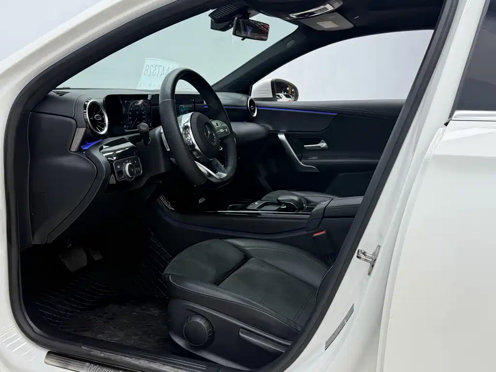 Mercedes-Benz A-Class 2019 A 180 L Sports Sedan купить на сайте DeffCars