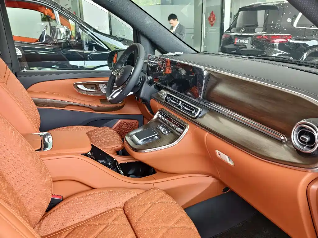 Mercedes-Benz V-Class 2024 V 300 L Long Wheelbase Premium Edition купить на сайте DeffCars