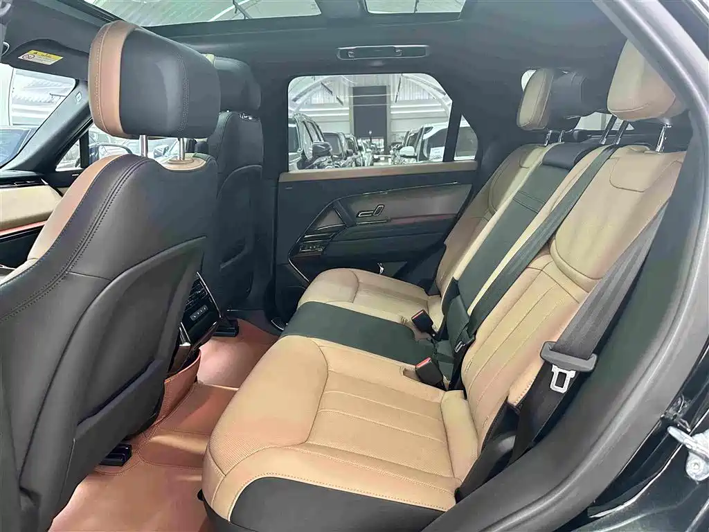 Range Rover Sport 2025 400PS Dynamic SE купить на сайте DeffCars