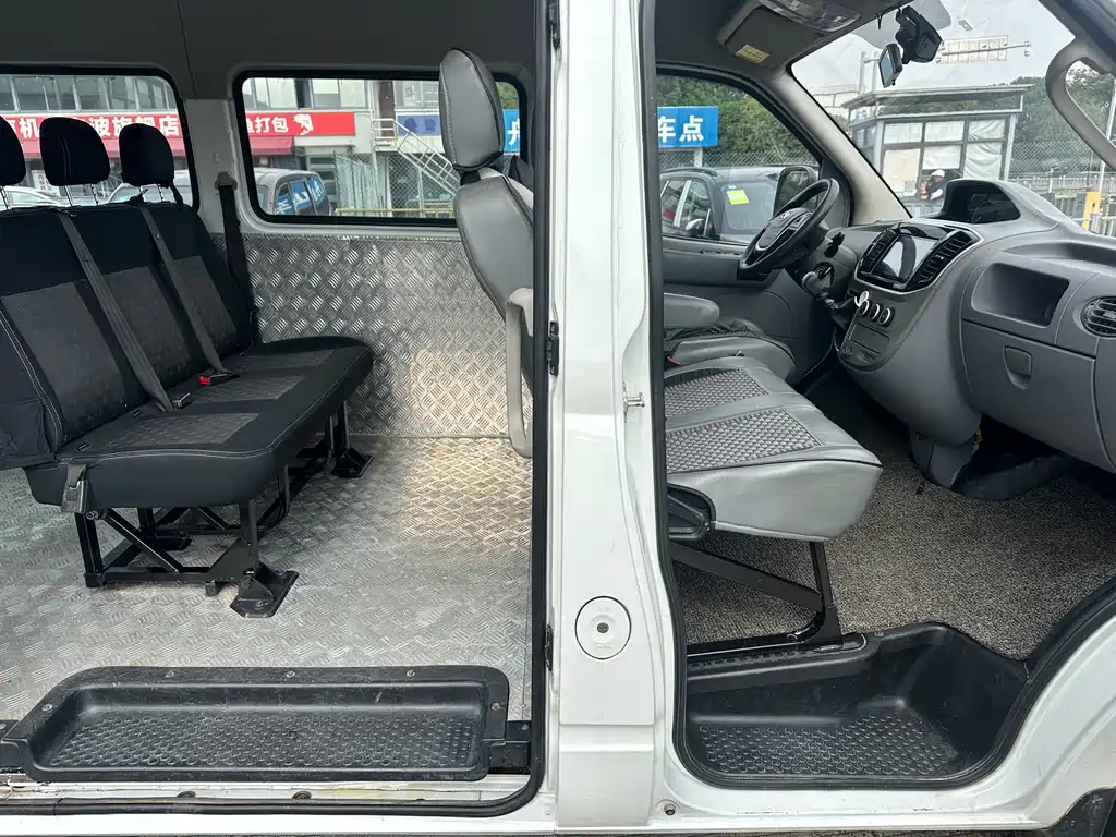 Xintu V80 2019 2.5T classic 6-speed manual Aoyuntong modified short-axle ultra-low roof 5/6 seats купить на сайте DeffCars