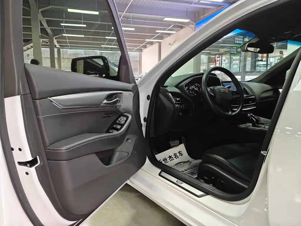 Cadillac CT5 2022 28T Premium Model купить на сайте DeffCars