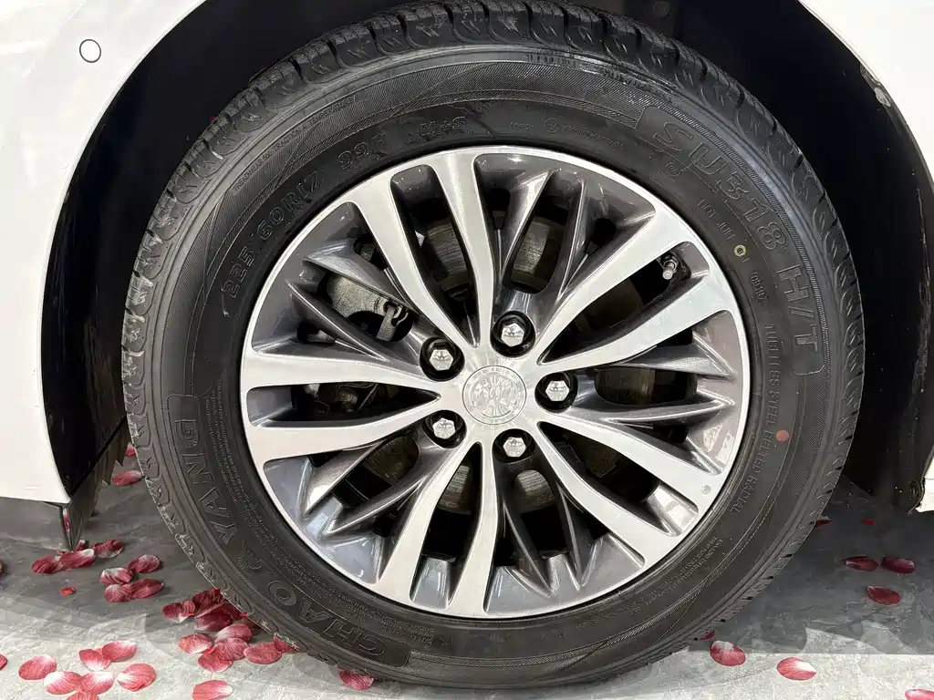 Buick GL8 2023 ES Lu Zun Exclusive Model купить на сайте DeffCars