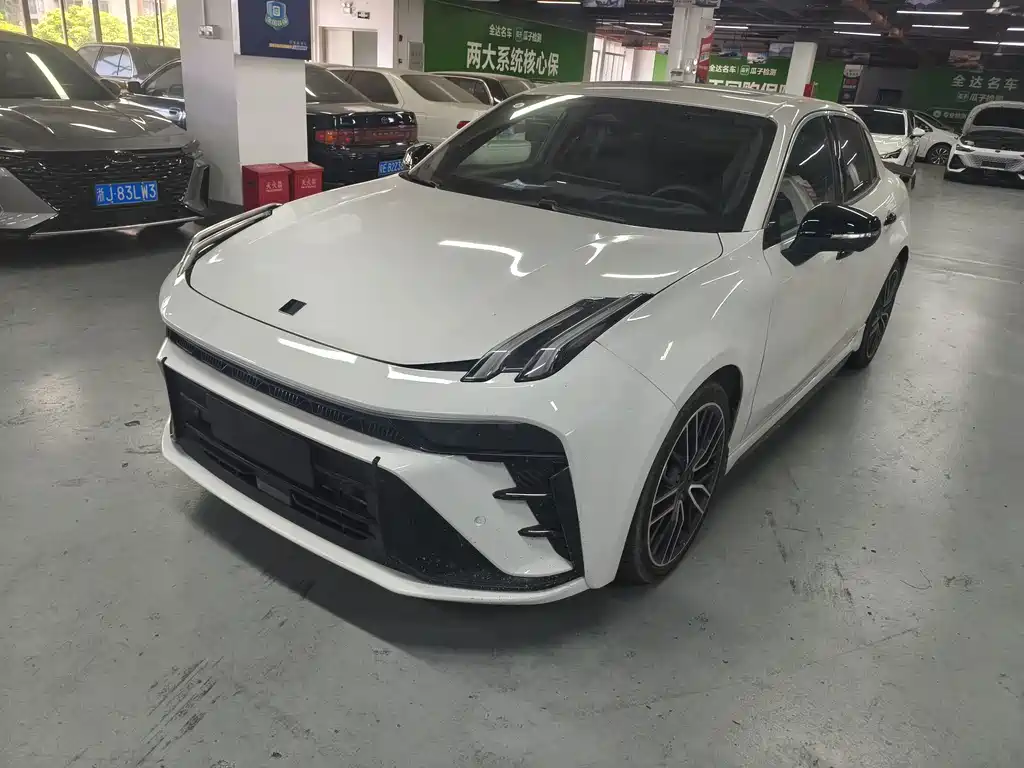 Lynk & Co 03 2025 2.0TD DCT Champion Edition Pro купить на сайте DeffCars
