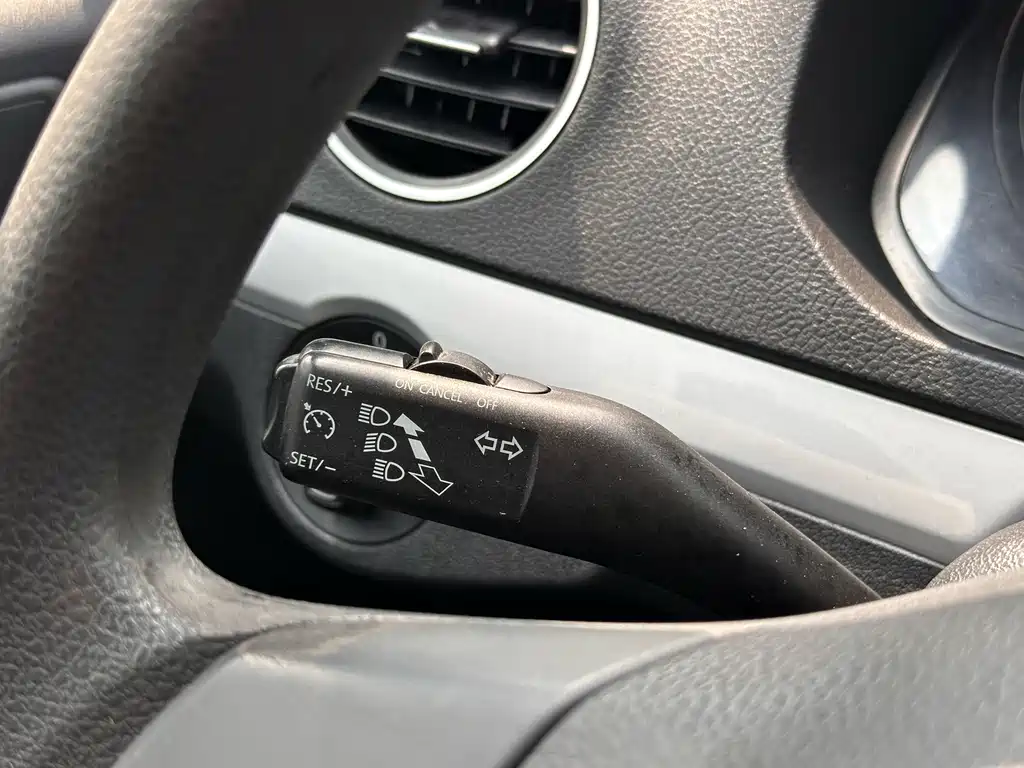 Jetta 2013 1.6L manual comfort model купить на сайте DeffCars