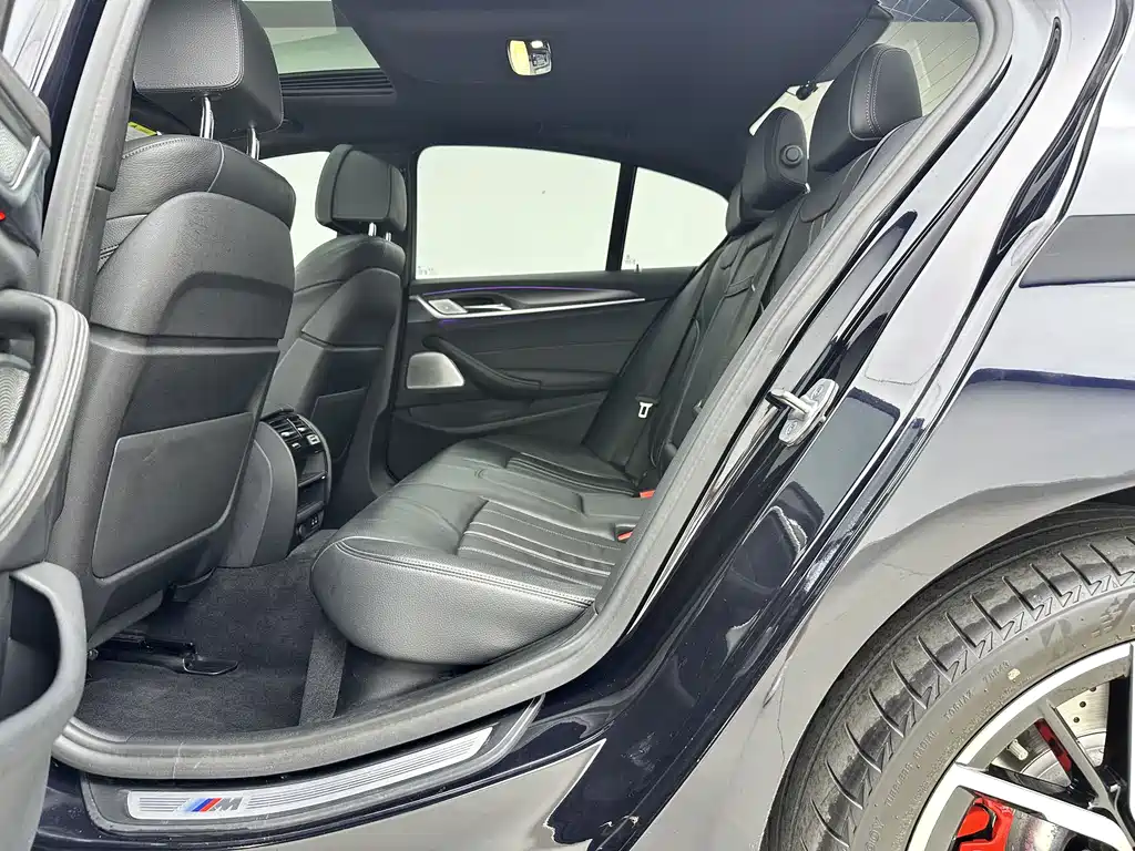 BMW 5 Series Imported 2022 Facelift 530i Fashion Edition M Sports Package купить на сайте DeffCars