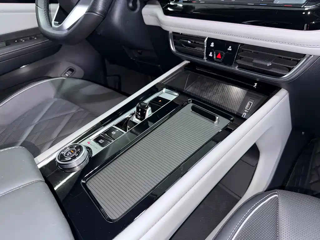 Touron 2024 380TSI four-wheel drive luxury version купить на сайте DeffCars