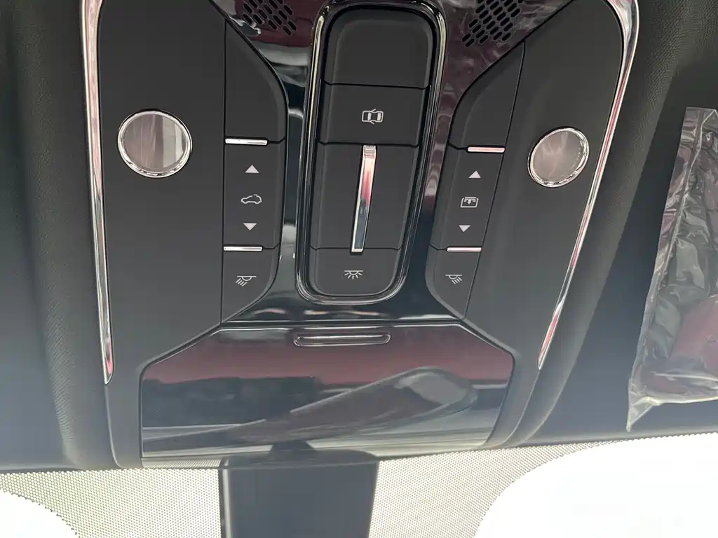 Jietu X70 PLUS 2025 Champion Edition 1.5T DCT Champion PRO 7 seats купить на сайте DeffCars