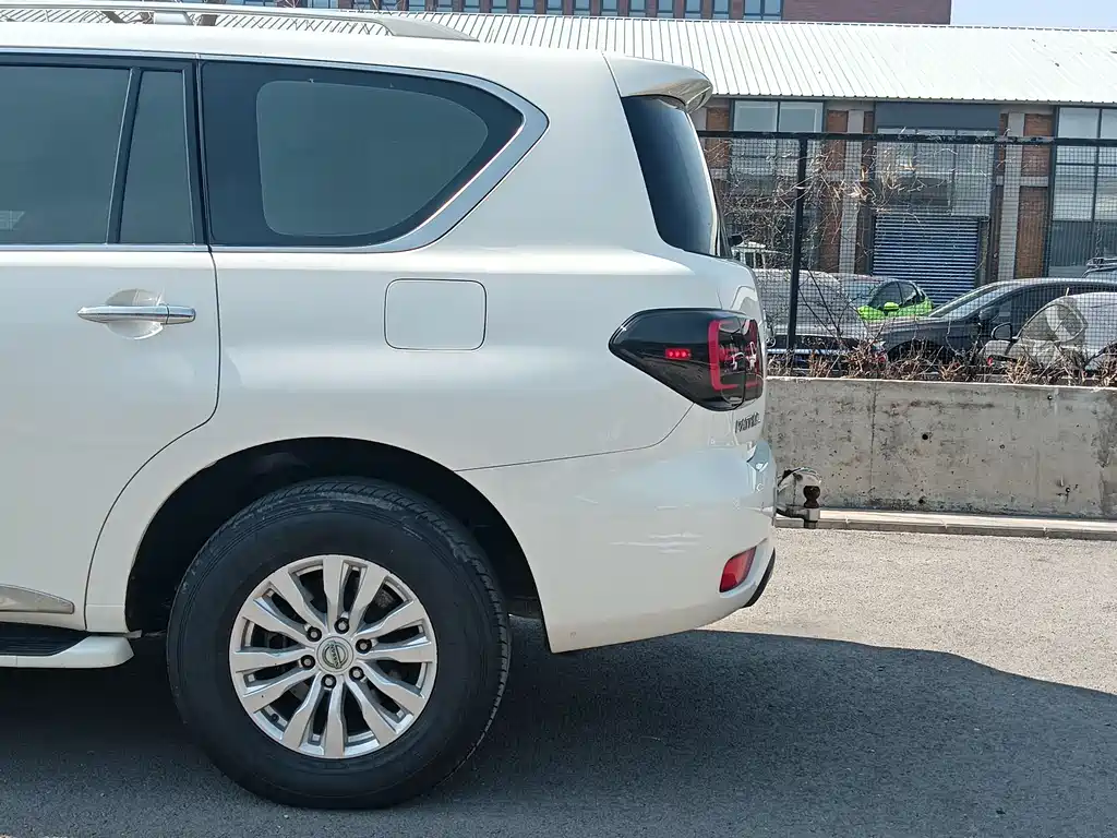 Patrol 2018 4.0L LinkedIn model купить на сайте DeffCars