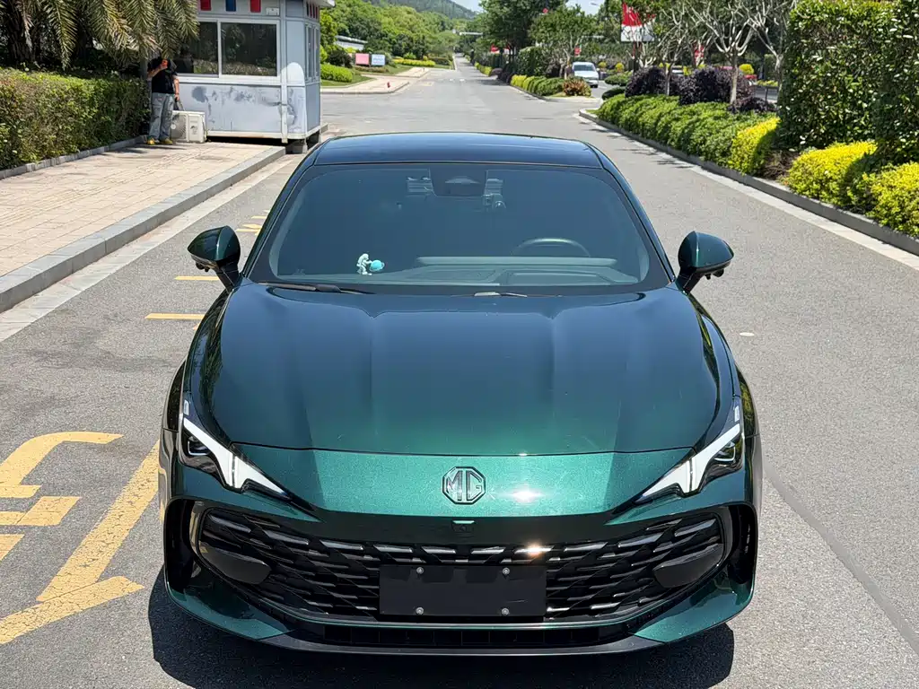 MG7 2023 2.0T Automatic Beauty Hunting Exclusive Edition купить на сайте DeffCars