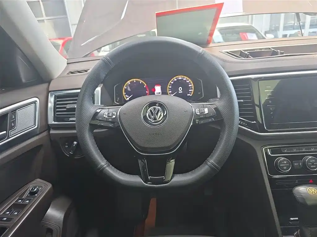 Touron 2020 380TSI four-wheel drive luxury version National VI купить на сайте DeffCars