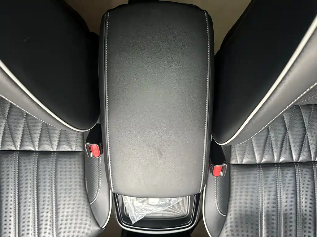 Roewe iMAX8 2022 400TGI Gathering Edition купить на сайте DeffCars