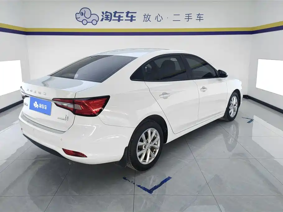 Roewe i5 2020 1.5L manual 4G Internet leading version купить на сайте DeffCars