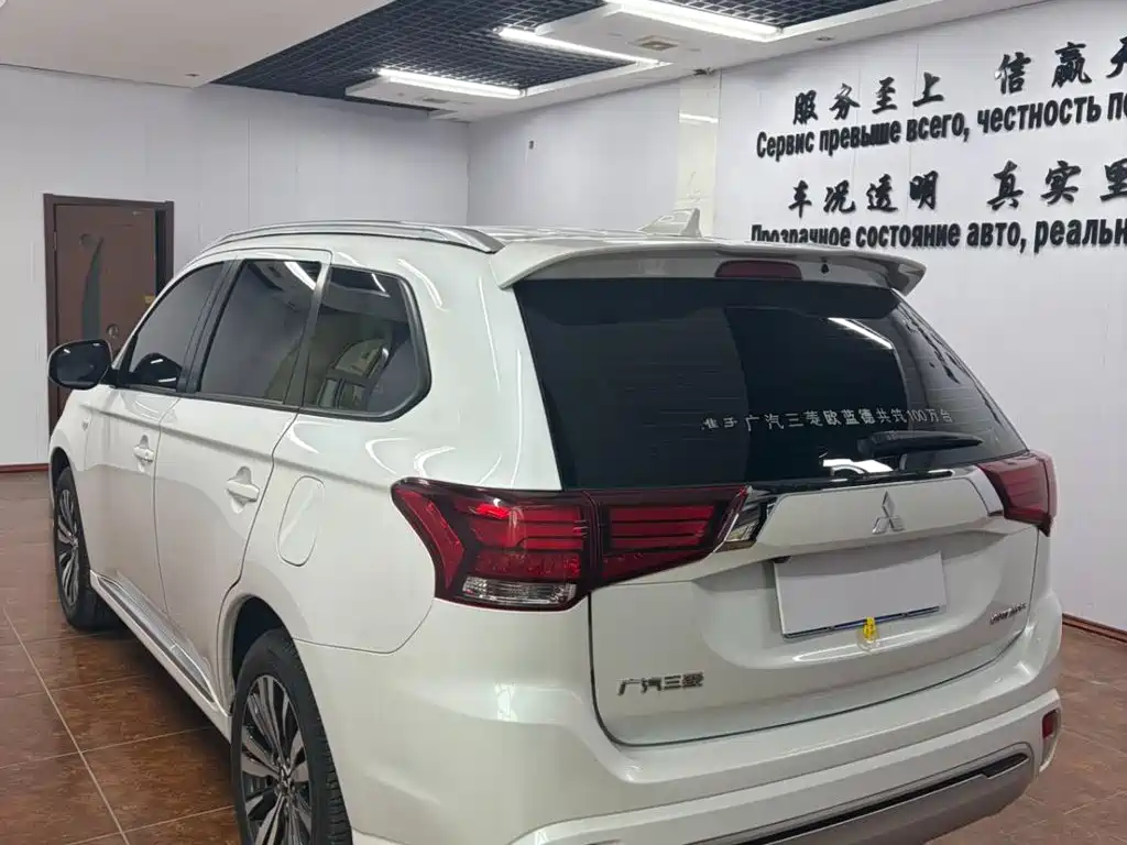 Outlander 2021 2.0L two-wheel drive smooth version 5 seats купить на сайте DeffCars