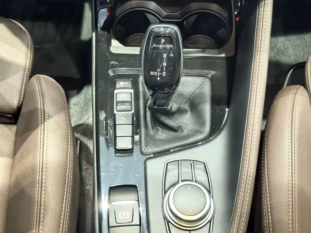 BMW X1 2022 sDrive20Li Exclusive Model купить на сайте DeffCars