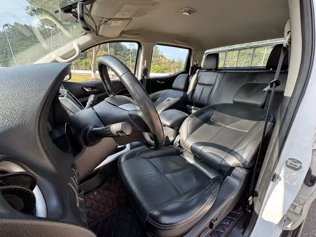 Navara 2021 2.5L automatic four-wheel drive premium model QR25 купить на сайте DeffCars