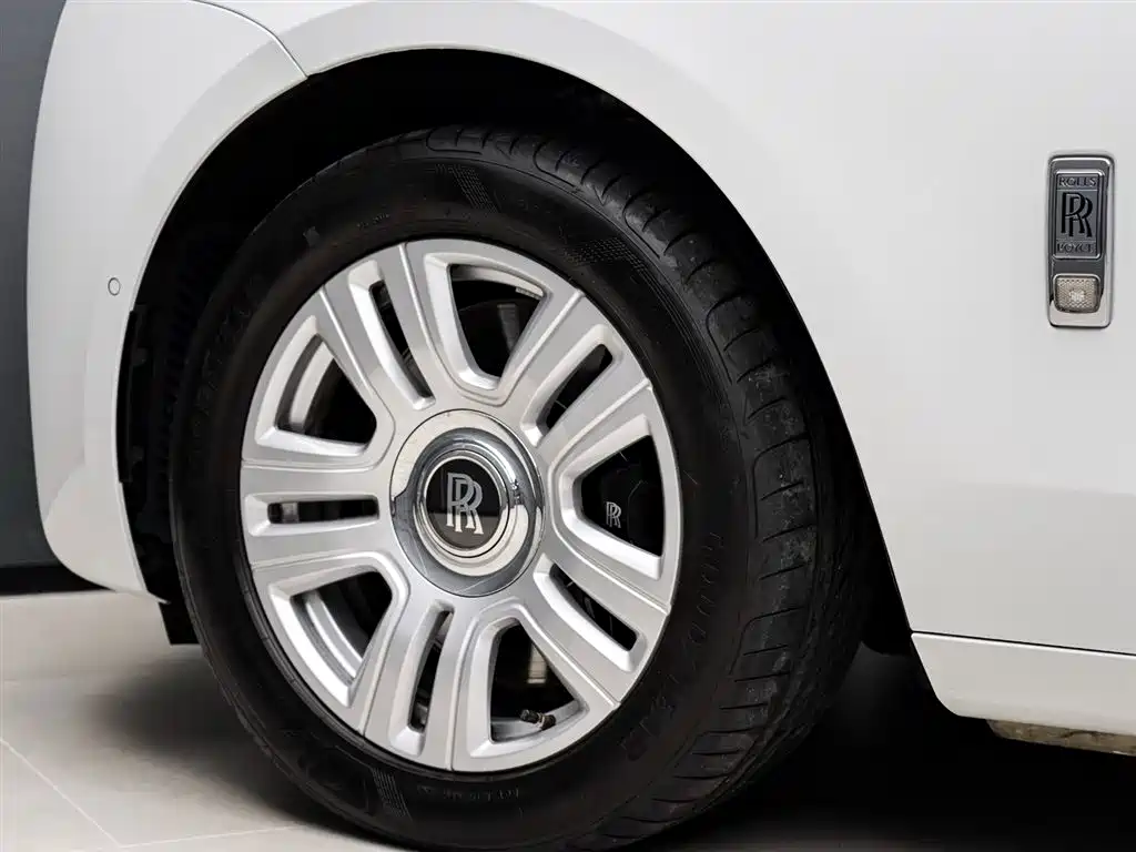 Ghost 2021 6.7T long wheelbase version купить на сайте DeffCars