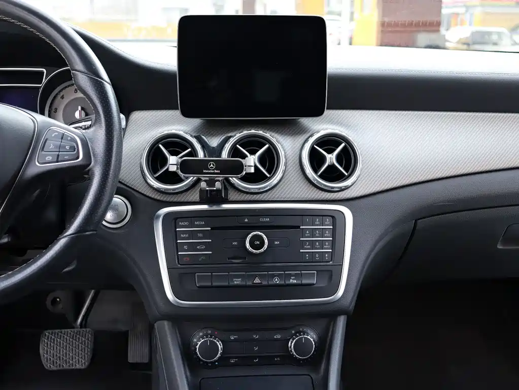 Mercedes-Benz GLA 2016 GLA 200 Dynamic купить на сайте DeffCars