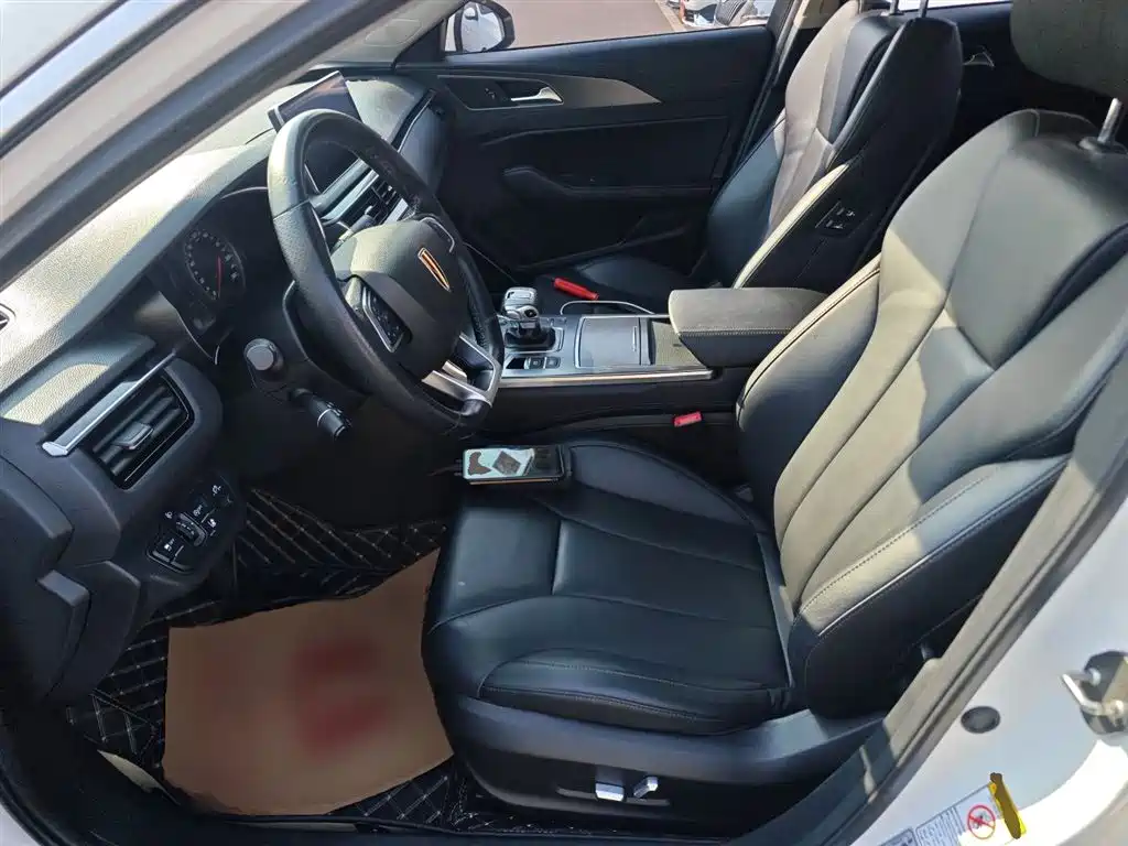 Hongqi H5 2020 1.8T Automatic Intelligent Connected Flag Edition купить на сайте DeffCars