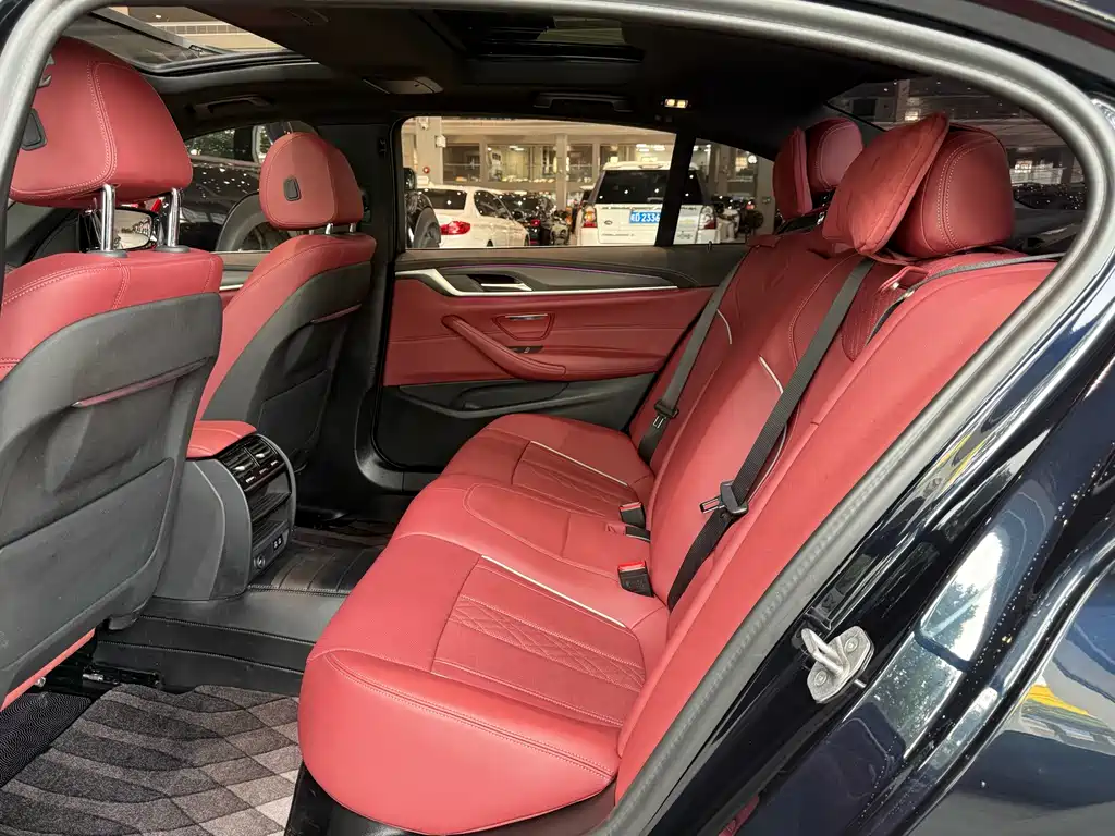 BMW 5 Series 2023 facelift 530Li leading M sports package купить на сайте DeffCars