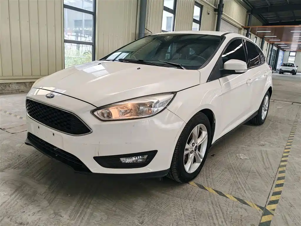 Focus 2017 hatchback 1.6L automatic comfort smart mobility version купить на сайте DeffCars
