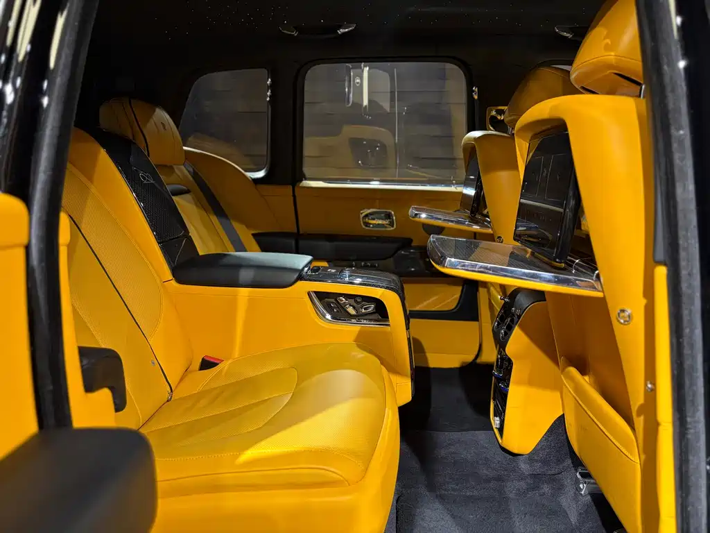 Cullinan 2020 Black Badge купить на сайте DeffCars