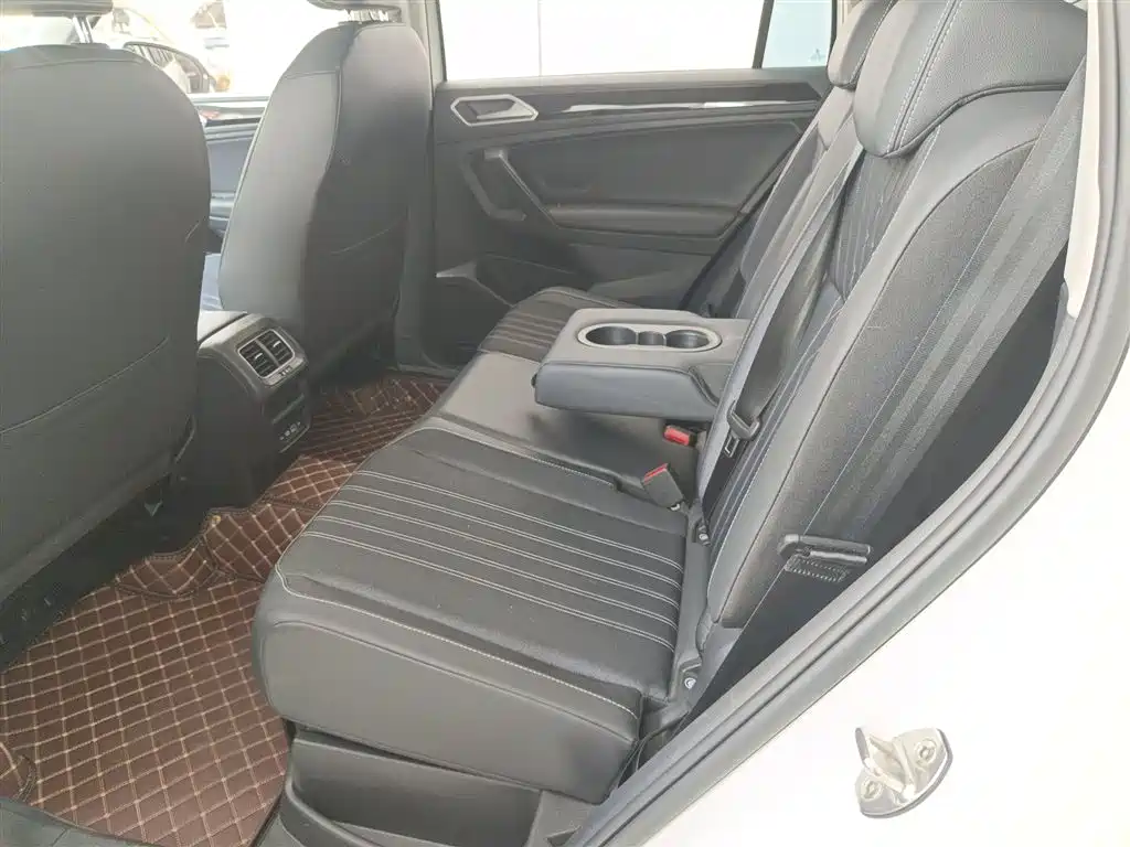 Tiguan L 2022 330TSI automatic two-wheel drive comfort version купить на сайте DeffCars