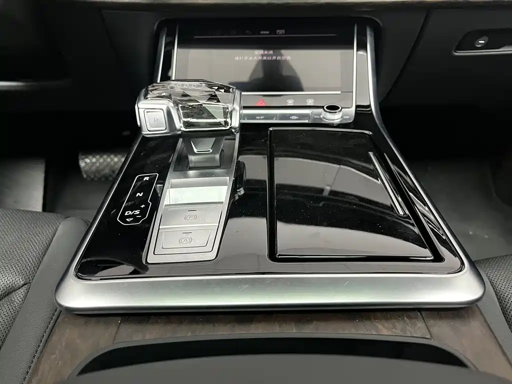 Audi Q7 2023 55 TFSI quattro S line sports version купить на сайте DeffCars