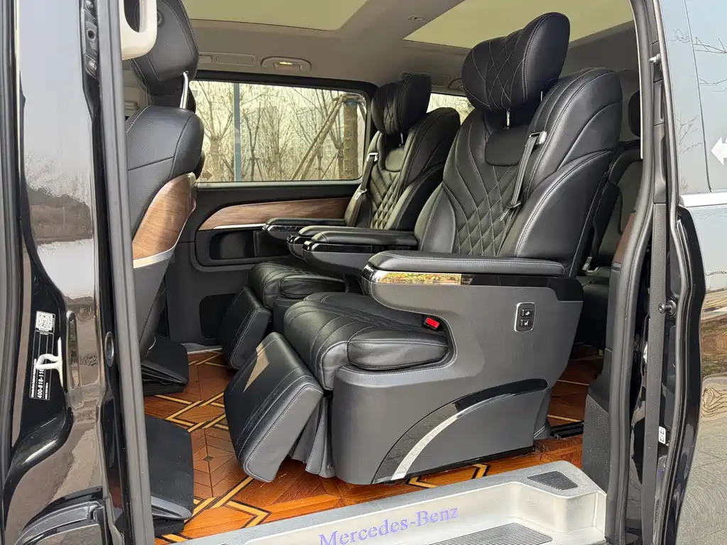 Mercedes-Benz V-Class 2022 V 260 L Long Wheelbase Premium Edition купить на сайте DeffCars