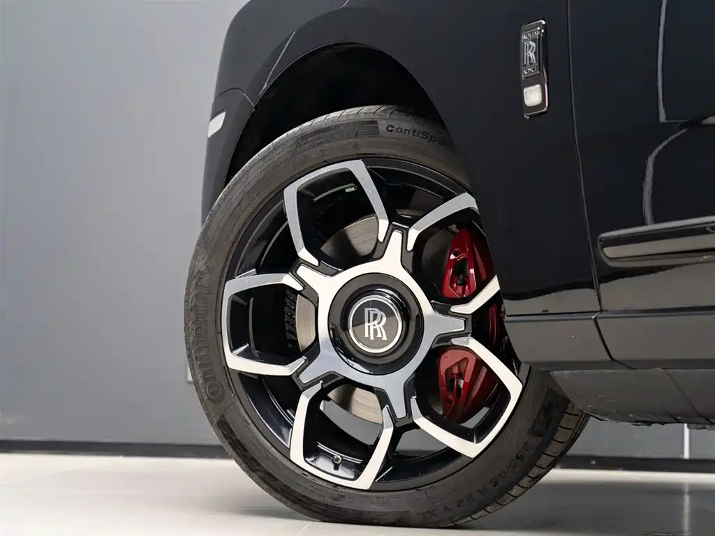 Cullinan 2020 Black Badge купить на сайте DeffCars