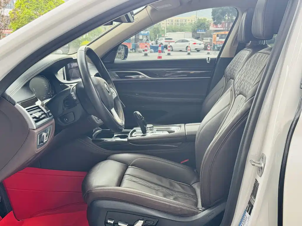 BMW 7 Series 2021 730Li Luxury Package купить на сайте DeffCars