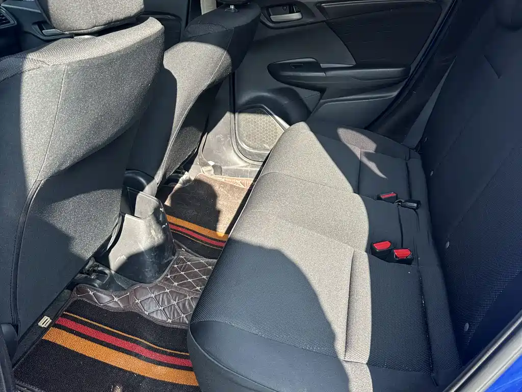 Fit 2016 1.5L LXS CVT Comfort Sunroof Edition купить на сайте DeffCars