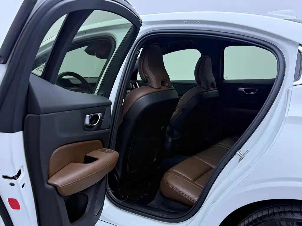 Volvo S60 2023 B4 Zhiyuan Luxury Edition купить на сайте DeffCars
