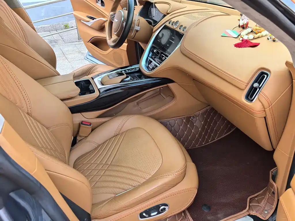Aston Martin DBX 2022 4.0T V8 купить на сайте DeffCars
