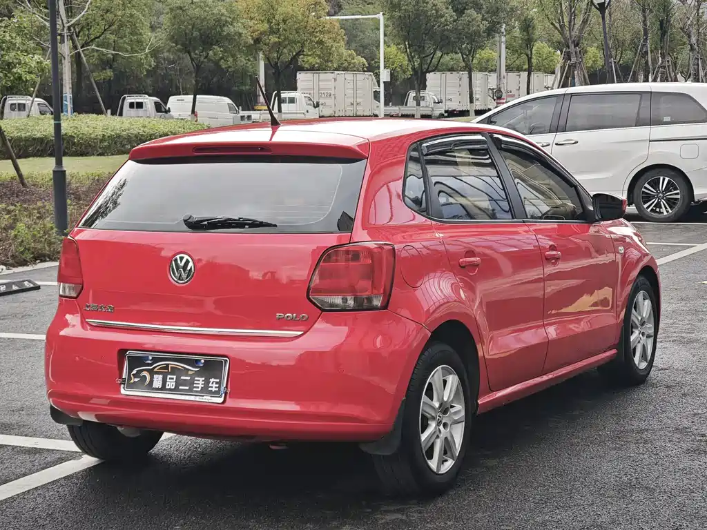 Polo 2013 1.4L automatic luxury version купить на сайте DeffCars