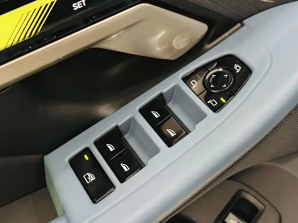 BMW 5 Series 2024 530Li Exclusive M Sports Package купить на сайте DeffCars