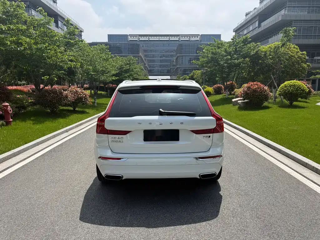 Volvo XC60 2021 T5 four-wheel drive Zhiyuan Deluxe Edition купить на сайте DeffCars