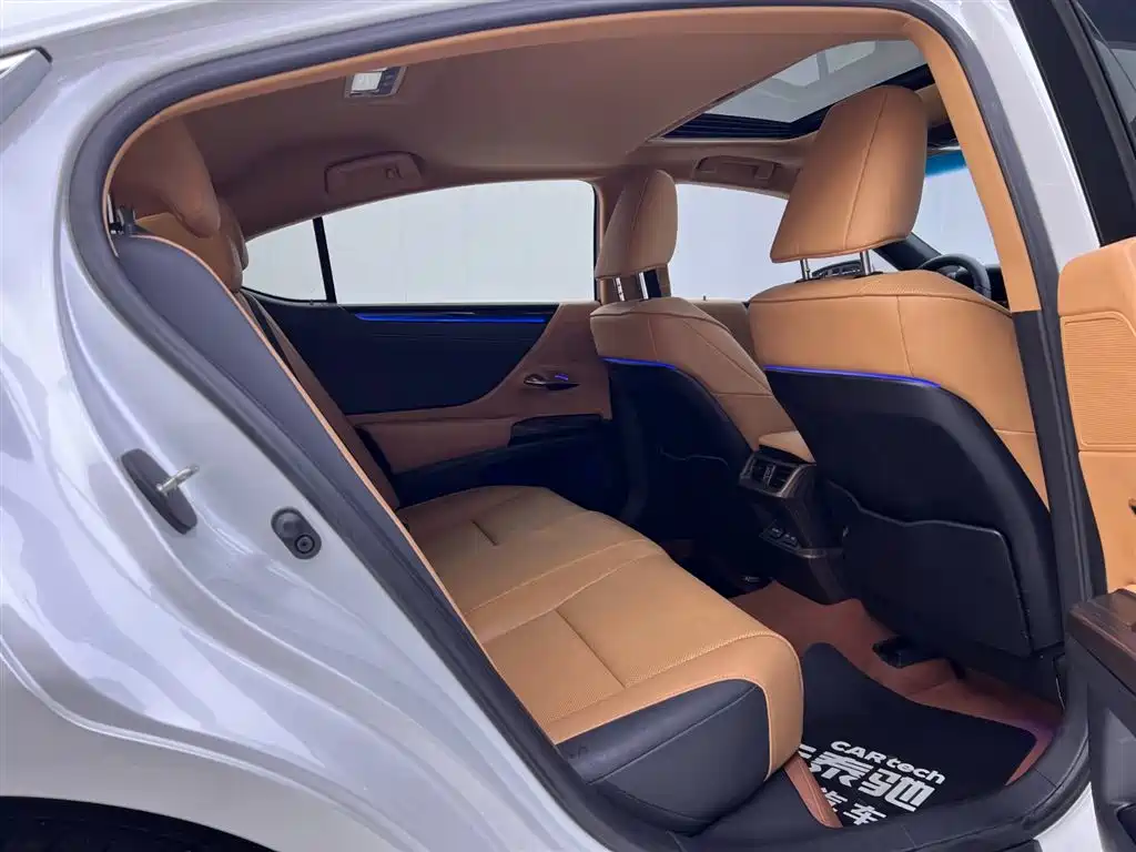 Lexus ES 2022 200 Excellence Edition купить на сайте DeffCars