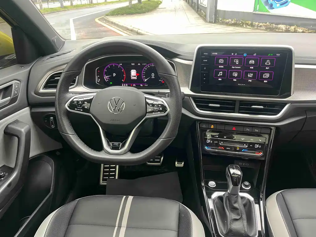 T-ROC 2023 300TSI DSG two-wheel drive starlight version купить на сайте DeffCars