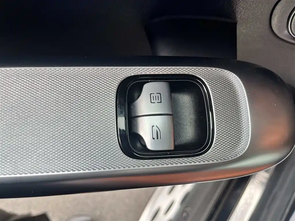 Mercedes-Benz GLC New Energy 2025 350 e L 4MATIC Collector's Edition купить на сайте DeffCars