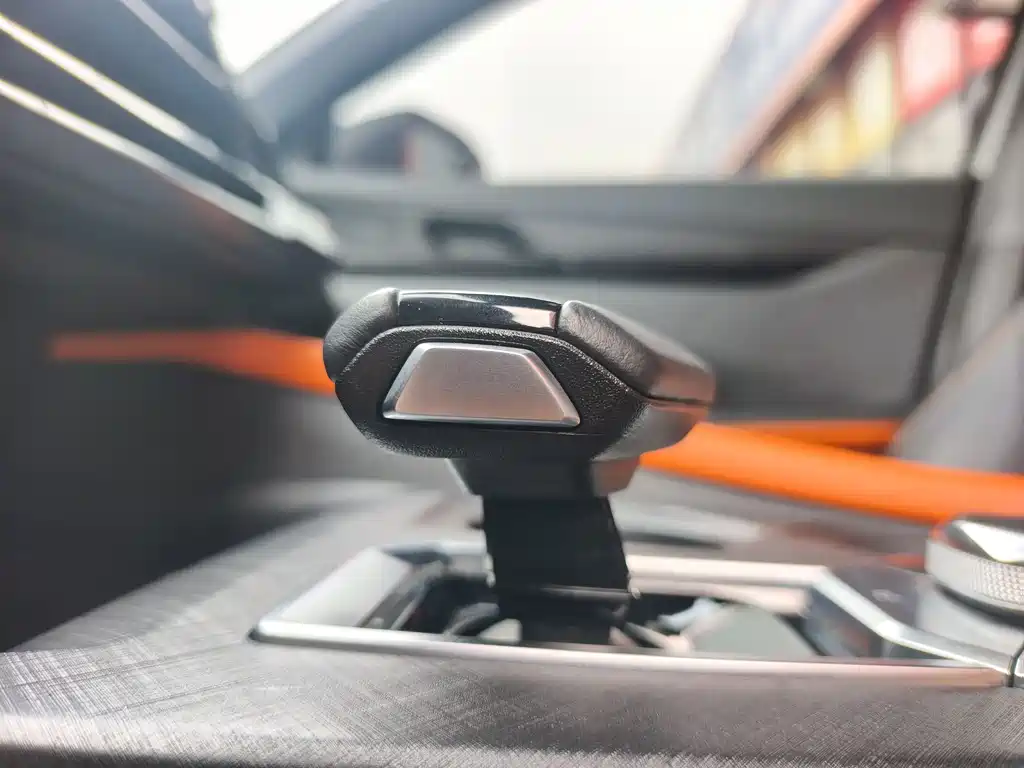 Changan UNI-V 2023 1.5T premium model купить на сайте DeffCars