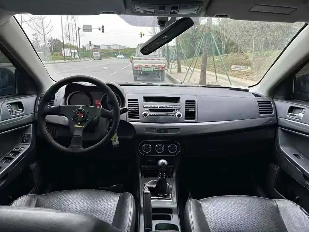 Yishen 2013 Fashion Edition 1.8L Manual Comfort Type купить на сайте DeffCars