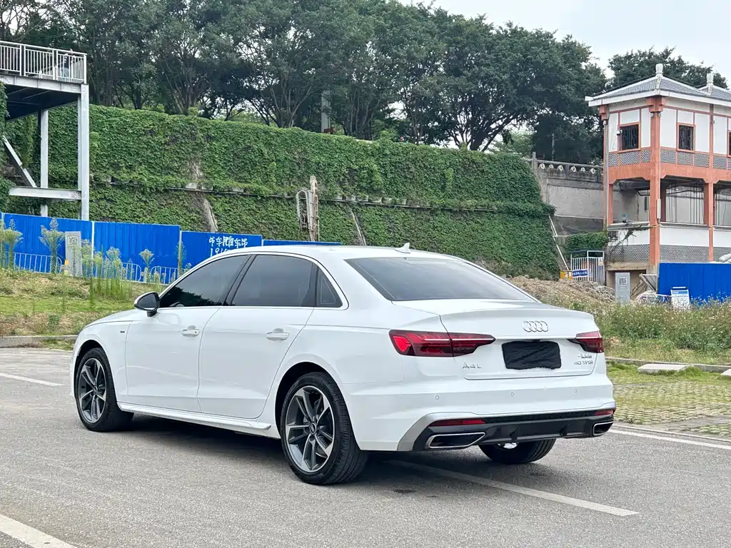 Audi A4L 2022 40 TFSI Fashionable and Dynamic купить на сайте DeffCars