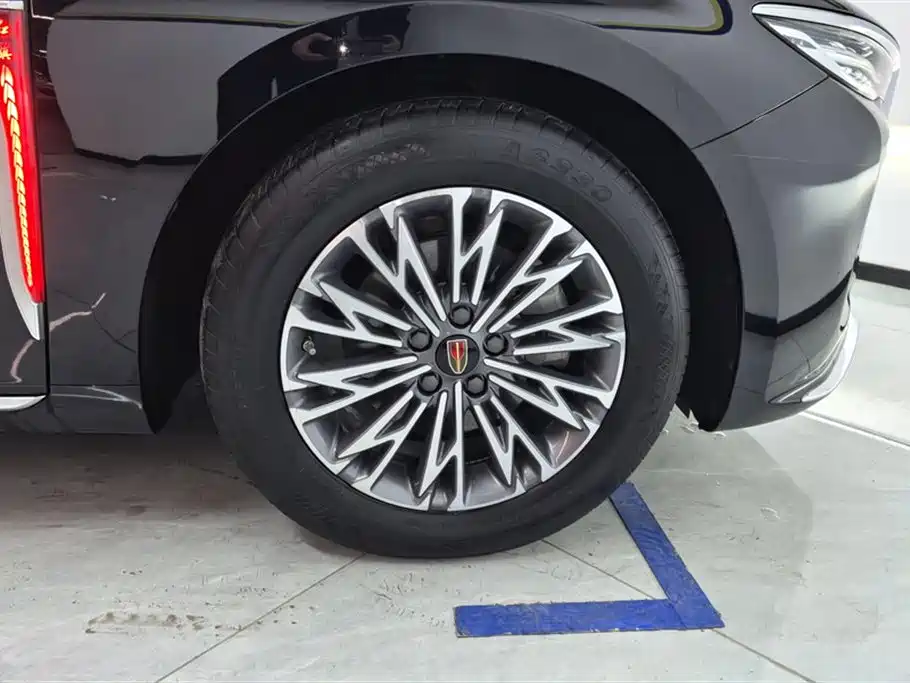 Hongqi H5 2023 2.0T Automatic Intelligent Connected Flag Edition купить на сайте DeffCars