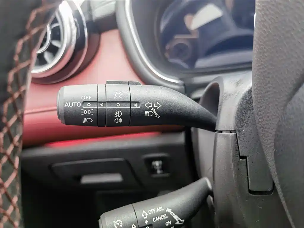 MG HS 2018 30T automatic four-wheel drive Trophy hormone super combustion version National V купить на сайте DeffCars