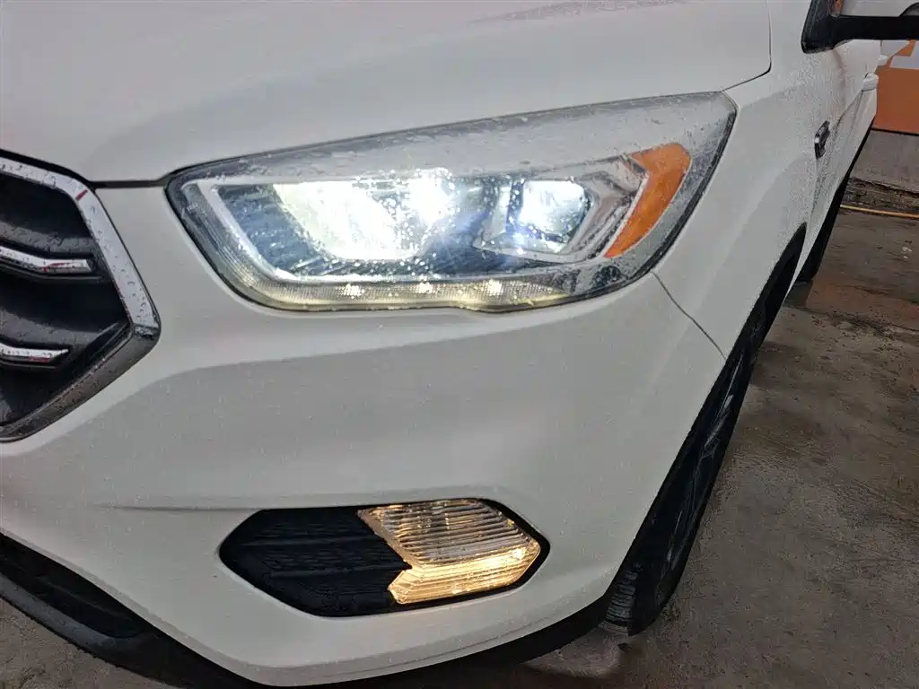 Escape 2019 EcoBoost 180 two-wheel drive platinum airfoil National VI купить на сайте DeffCars