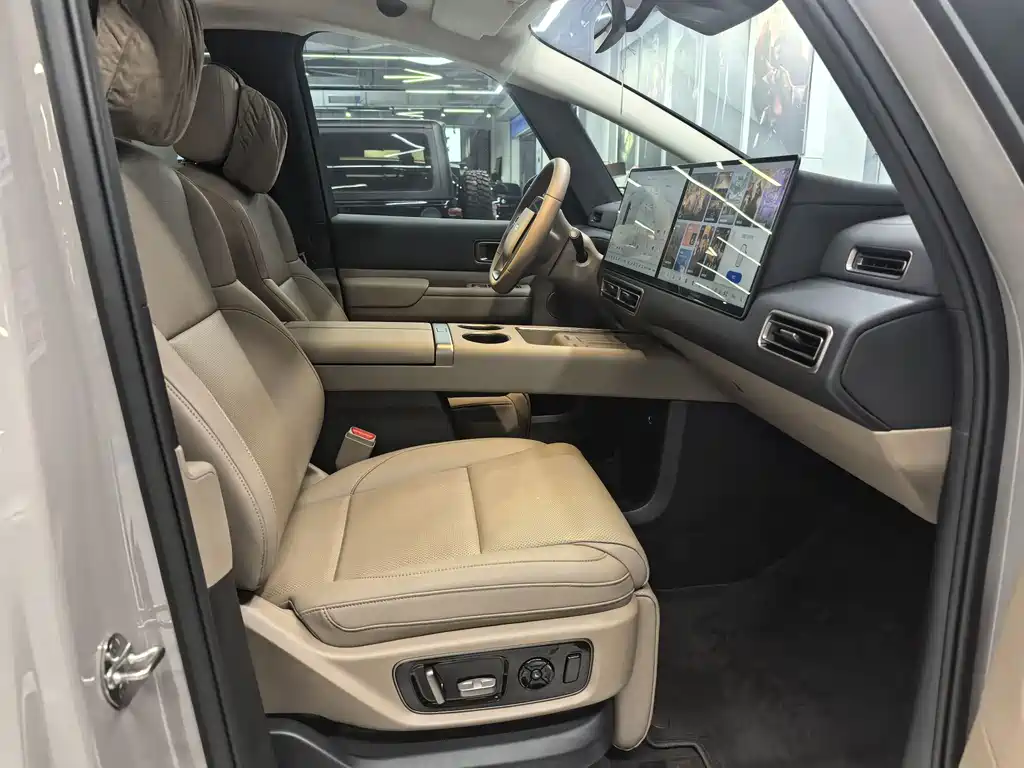 Ideal MEGA 2025 Home Family Special Edition купить на сайте DeffCars
