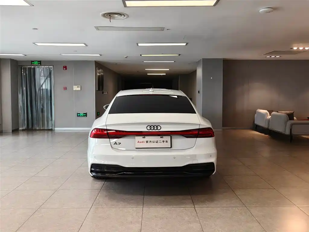 Audi A7 2023 45 TFSI Premium Selection купить на сайте DeffCars