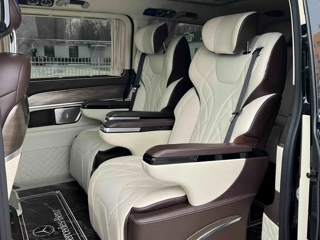 Mercedes-Benz V-Class 2021 V 260 L Long Wheelbase Premium Edition купить на сайте DeffCars