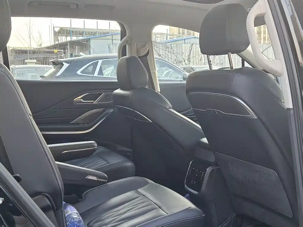 Hongqi HS7 PHEV 2024 2.0T PHEV four-wheel drive Qichang version 6 seats купить на сайте DeffCars